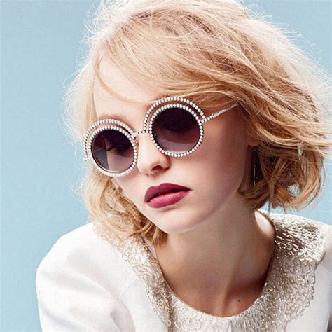 Lily Rose Depp volto della nuova campagna Eyewear di Chanel